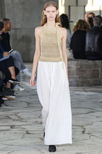 Look 7